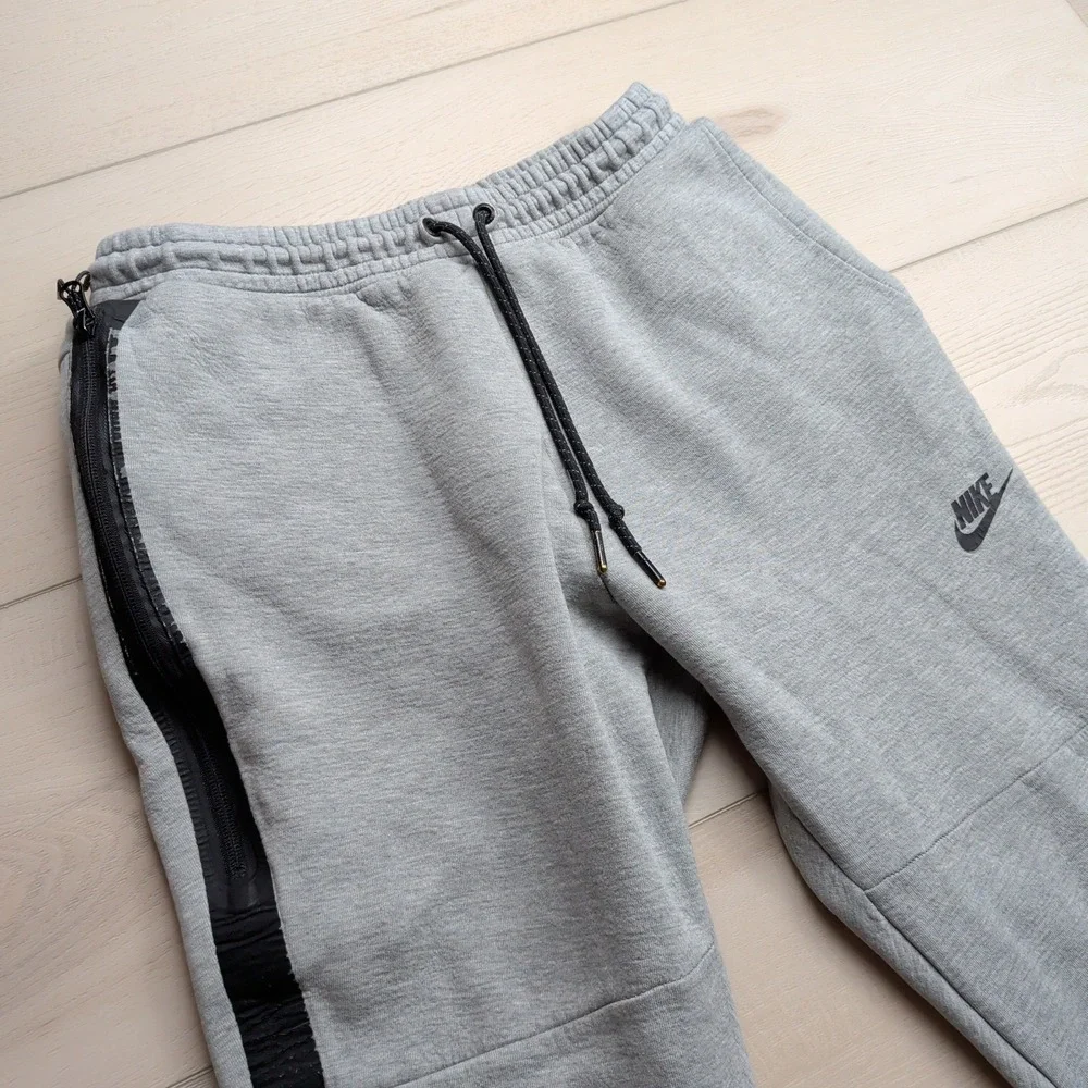Nike Tech Fleece Joggers Mens Medium Gray Sportswear Athleisure‎ Sweatpants Gym